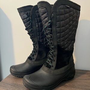 The North Face Women’s Thermoball Utility Tall Black size 7.5 quilted boots